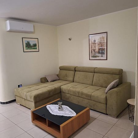 Apartman Luka Apartment Пула Екстериор снимка